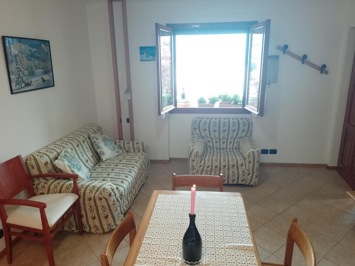La Pergola Apartment Bellano Bagian luar foto
